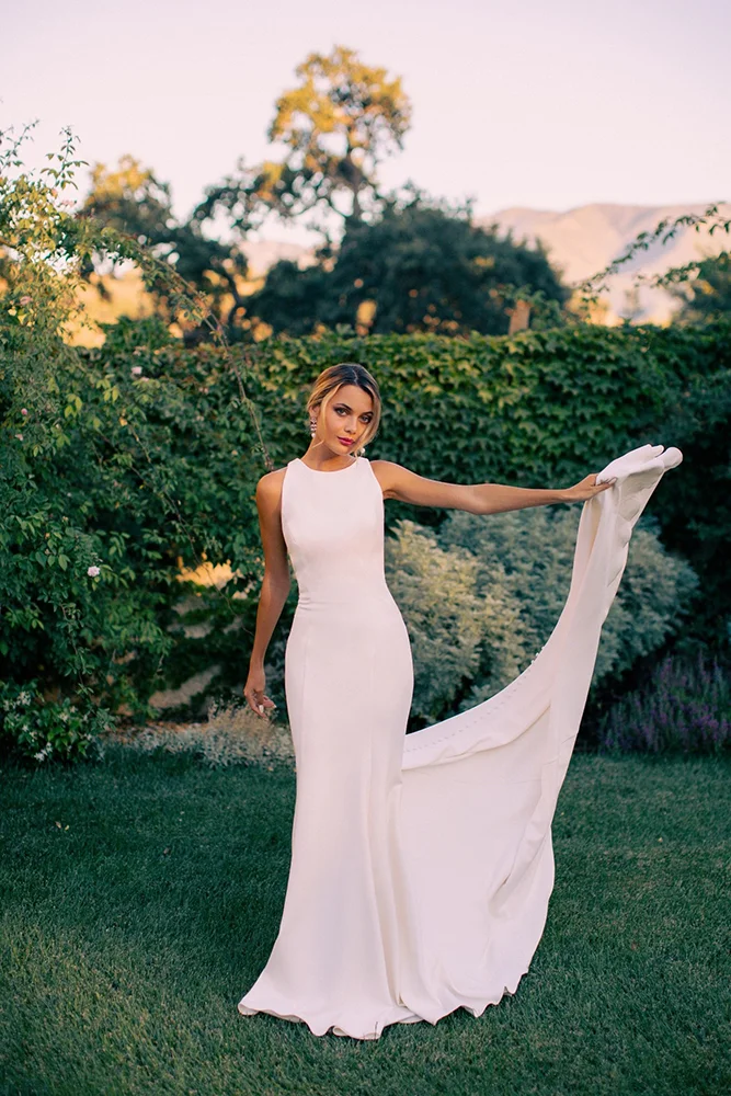 High Neckline – Rema- Wilderly