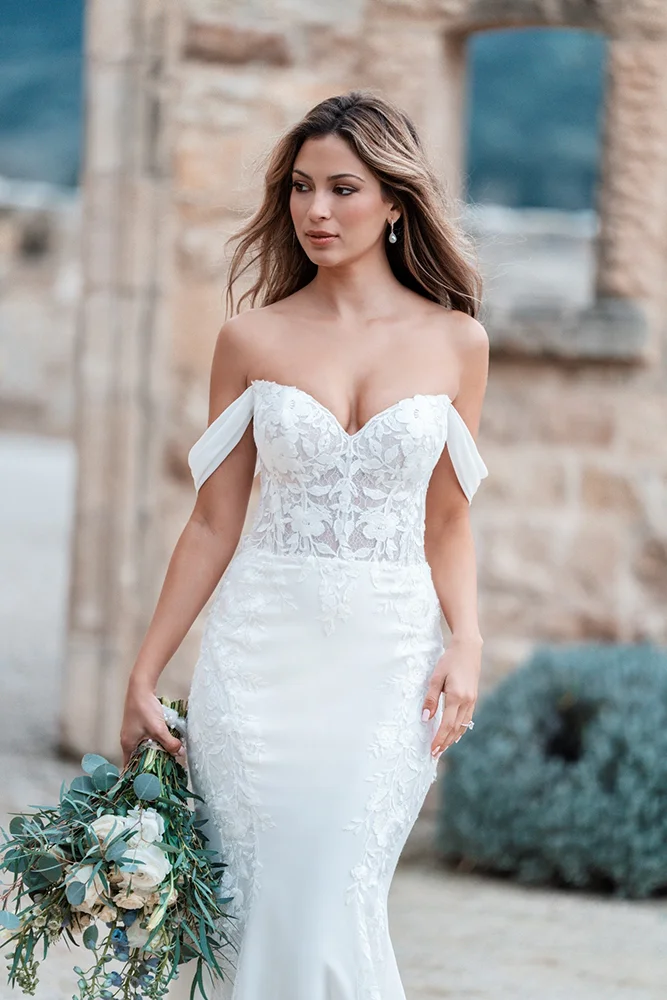 Sweetheart Neckline – Allure Bridals
