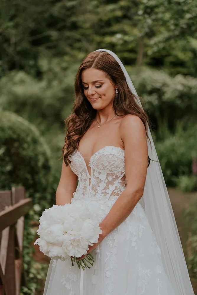 Sweetheart Neckline – Real Bride Bethany wearing Enzoani