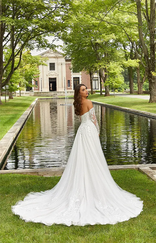 Dominique 2425 - Morilee view 2