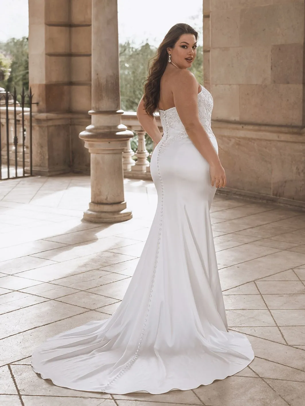 Eldora X - Portrait by Enzoani view 2