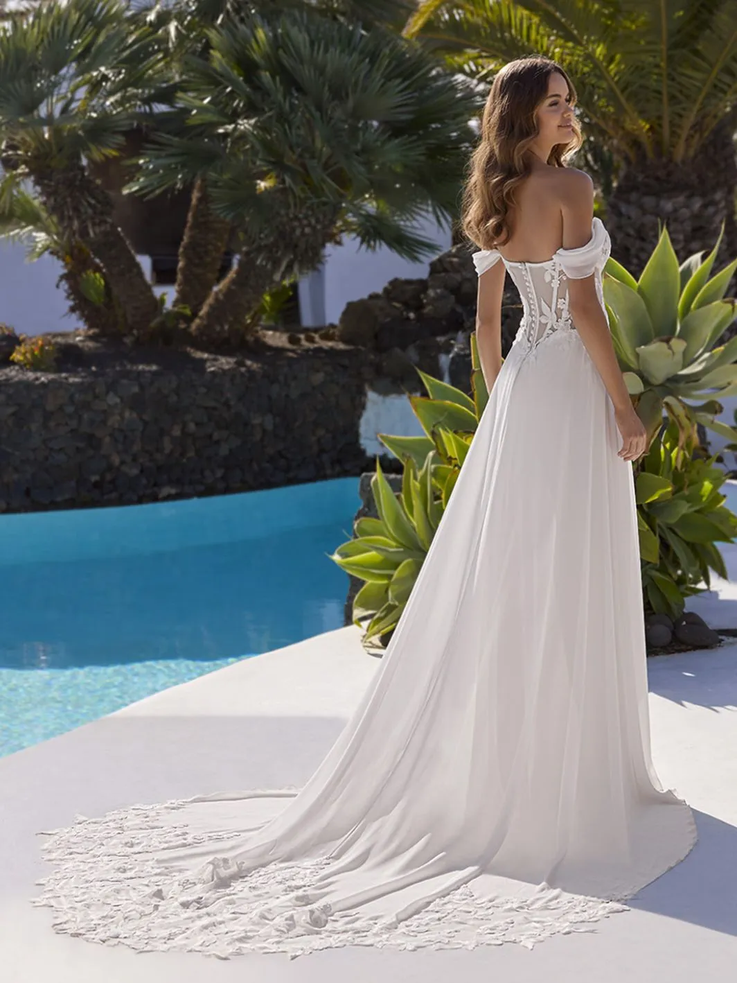 Elsa - Love by Enzoani view 2