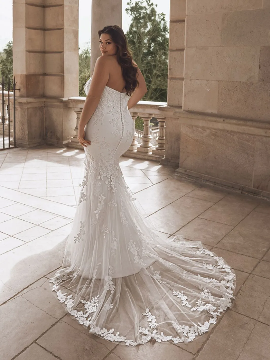 Tatiana X - Portrait by Enzoani view 2