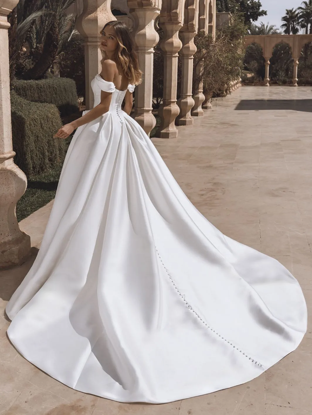 Viviana M - Enzoani view 2