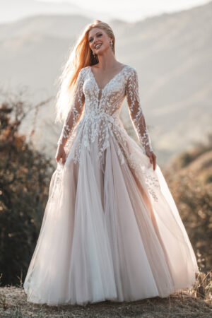 R3708 - Allure Romance