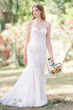 R3802 - Allure Romance