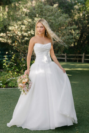 R3900 - Allure Romance