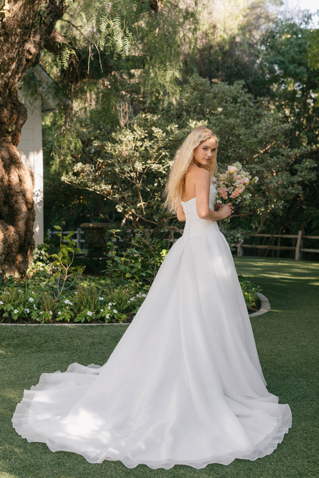 R3900 - Allure Romance view 2