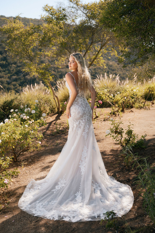 R3904NC - Allure Romance view 2