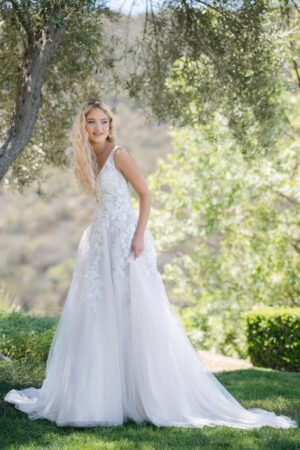 R3914 - Allure Romance